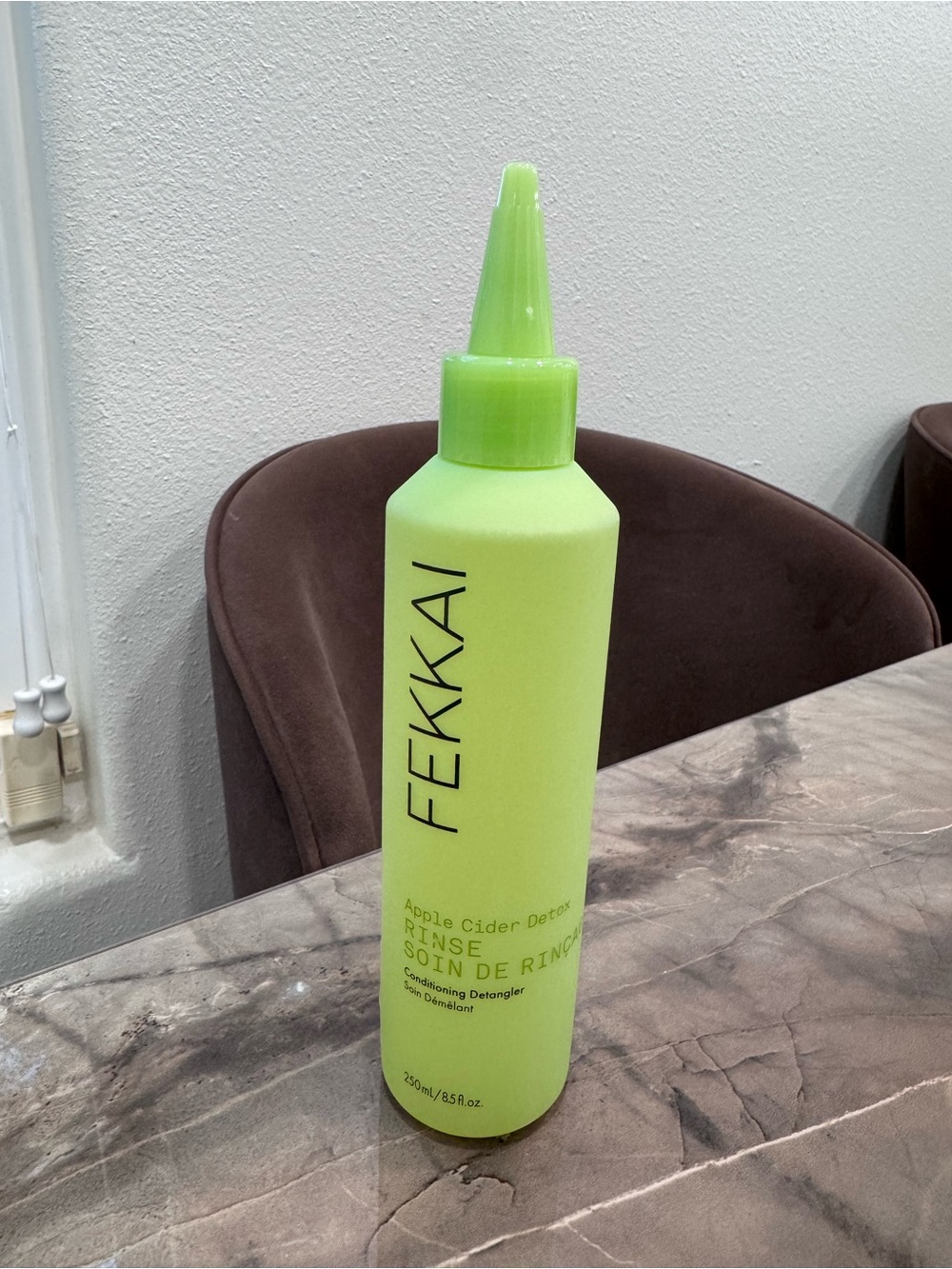 Fekkai Apple Cider Vinegar Detox Detangling Rinse, Hair and Scalp Cleanser 250ml